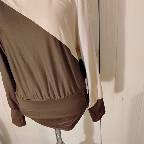 NWT womens TAHARI SPORT Long Sleeve Pullover T-shirt, Size M - Picture 4 of 13